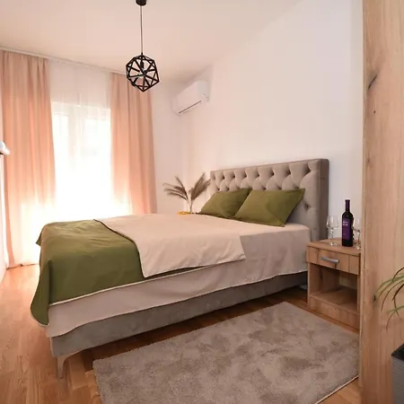 Allena Apartment *